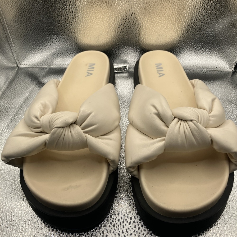 Mia Platform Sandals Cream Soft Faux Leather Size 11 M BRAND NEW IN BOX Comfy